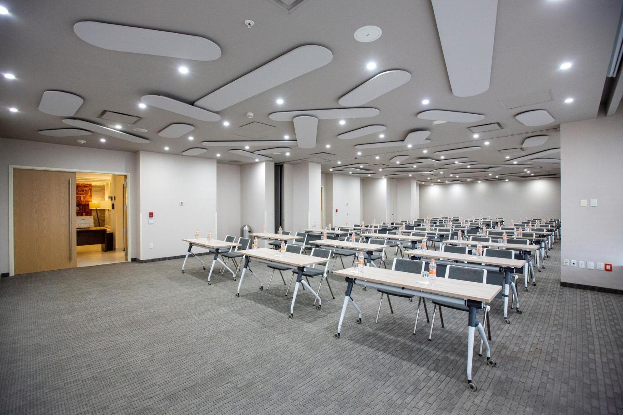 Metria Hotel Леон Экстерьер фото Meeting room