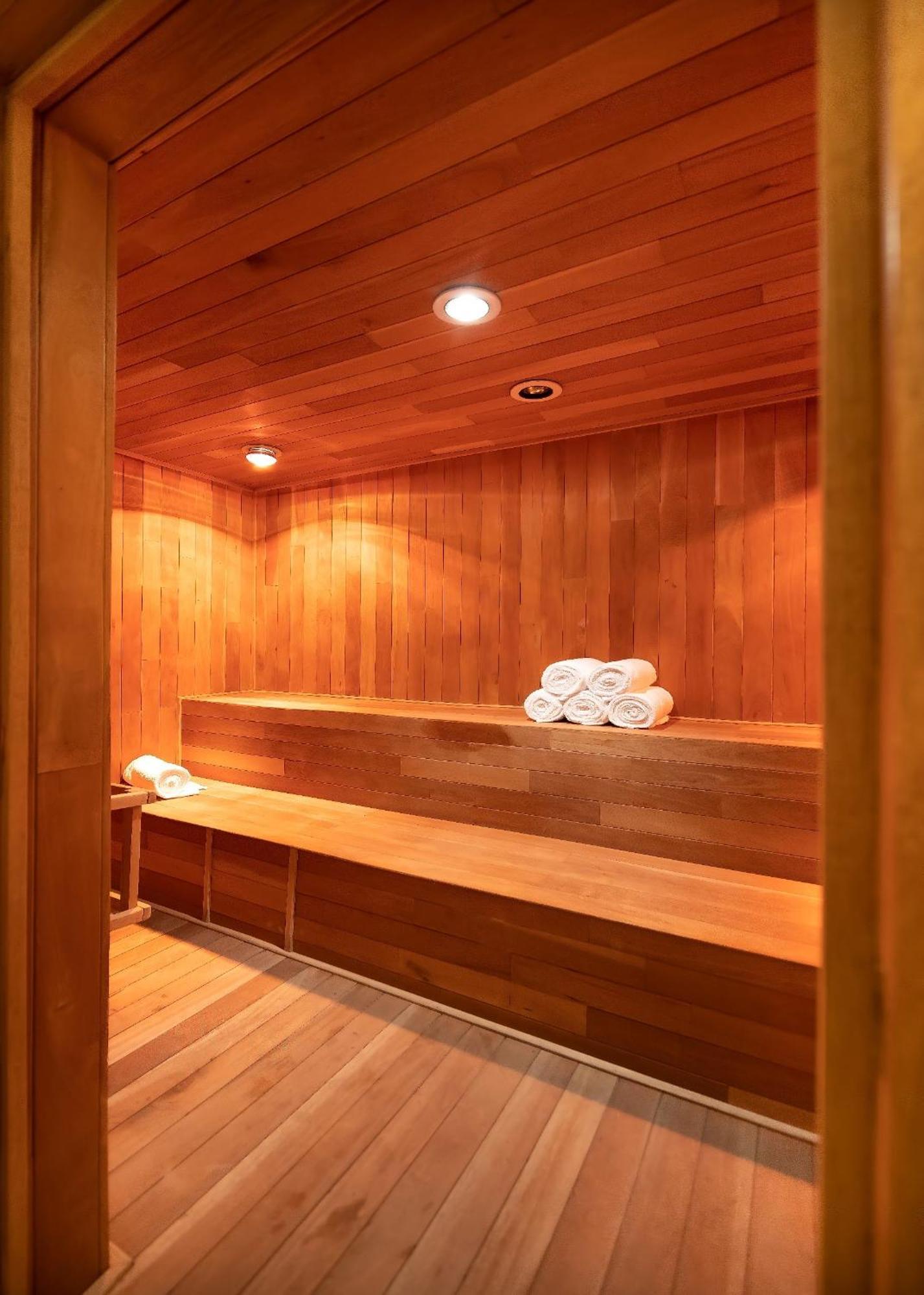 Metria Hotel Леон Экстерьер фото A modern Finnish sauna