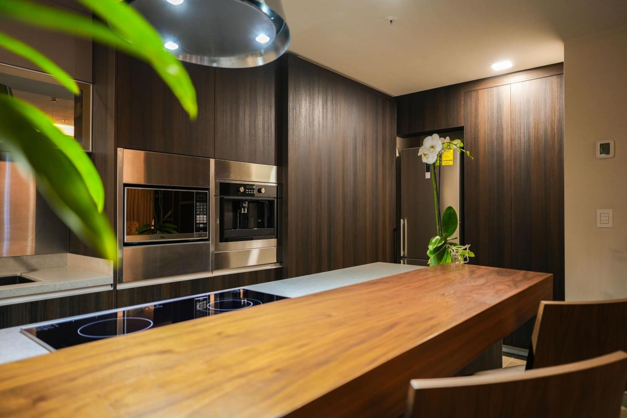 Metria Hotel Леон Экстерьер фото A modern kitchen